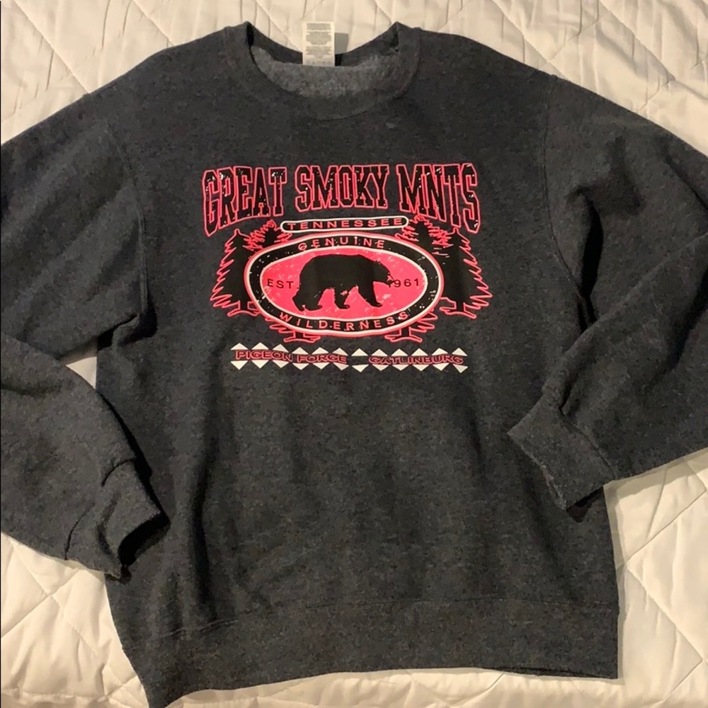 Gatlinburg crew neck